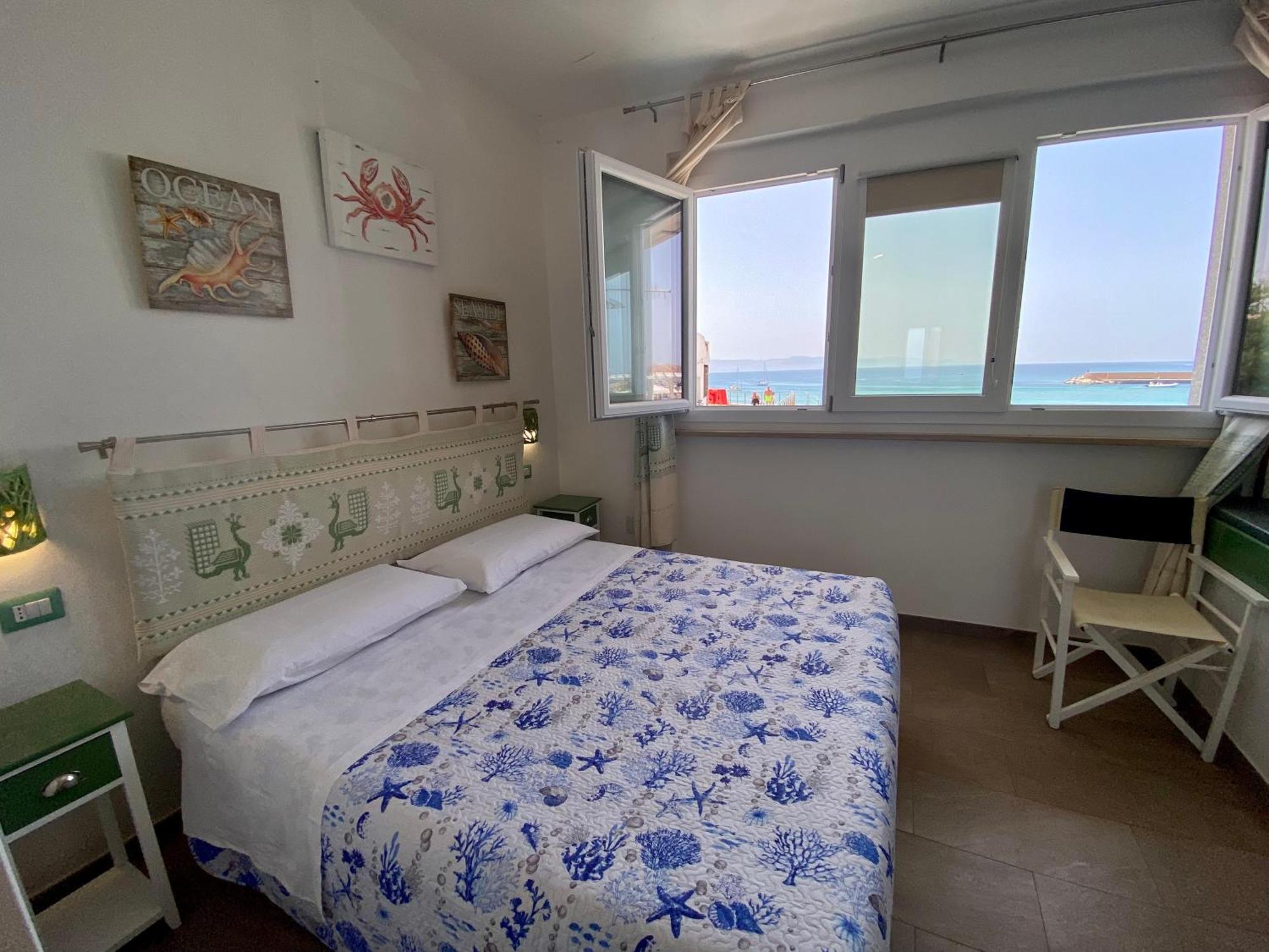 Casetta Al Mare Isola Rossa Room photo